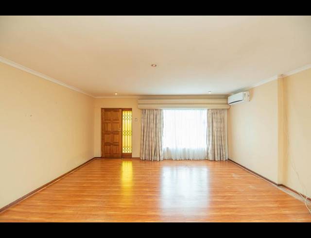 3 BEDROOM HOUSE FOR SALE IN ROWALLAN PARK